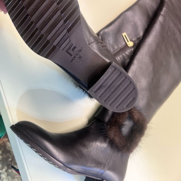 Sleek Black Over the Knee Boots - Picture 4 of 9